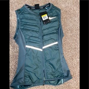 New with tag Nike reflective vest